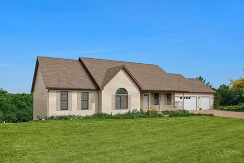 n1638 Lost Ridge Road, Greenfield, WI 54601