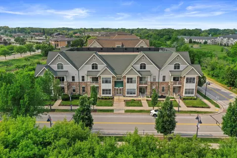 14900 W Wilbur #1202, New Berlin, WI 53151