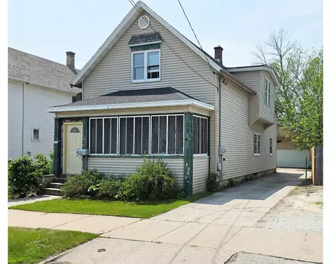 1212 S 12th, Manitowoc, WI 54220