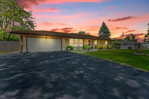 2324 W Woodward, Oak Creek, WI 53154