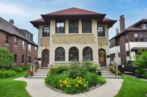4425 N Cramer #4427, Shorewood, WI 53211