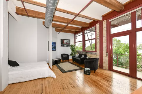 215 W Maple #308, Milwaukee, WI 53204