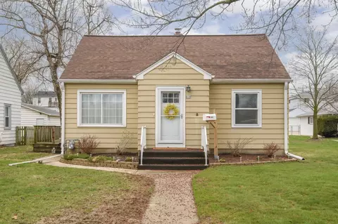 809 S 113th, West Allis, WI 53214