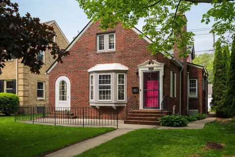 4849 N Newhall, Whitefish Bay, WI 53217