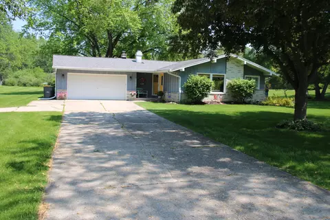 11762 N Ridgeway, Mequon, WI 53097