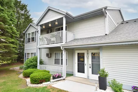 724 Worthington #3-A, West Bend, WI 53090