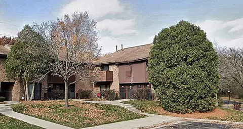 9117 N Park Plz, Brown Deer, WI 53223