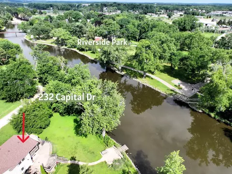 232 Capital, Burlington, WI 53105