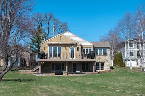 n29w27483 Peninsula, Pewaukee, WI 53072