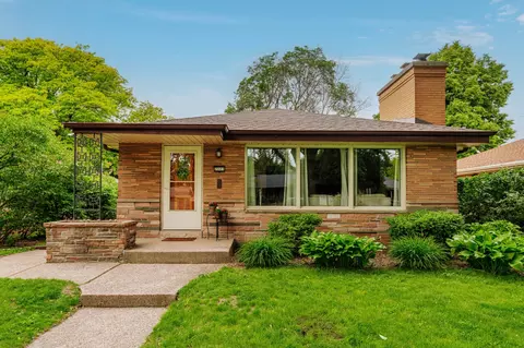 2223 N 107th, Wauwatosa, WI 53226