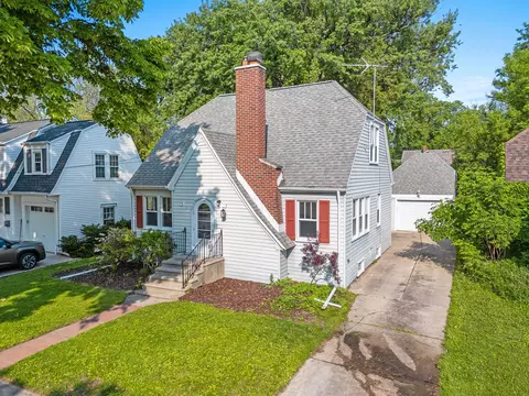 114 S Buchanan, Green Bay, WI 54303