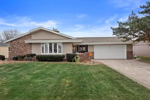 1615 Hickory, South Milwaukee, WI 53172