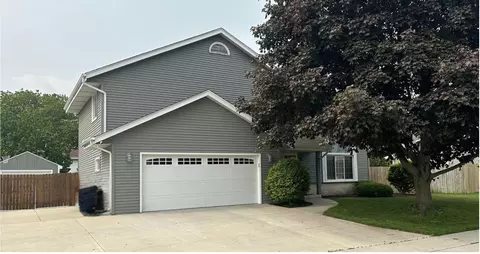 5905 80th, Kenosha, WI 53142