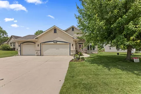 104 Chapel Hl, Johnson Creek, WI 53038