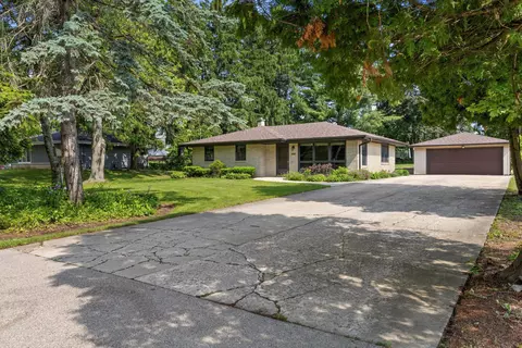 6528 South Mt, Mount Pleasant, WI 53406