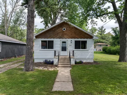 w1040 Florence Road, Bloomfield, WI 53128