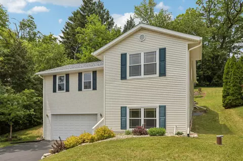 34116 Valley, Burlington, WI 53105