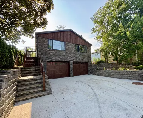 w341n4803 E Lindy, Nashotah, WI 53058