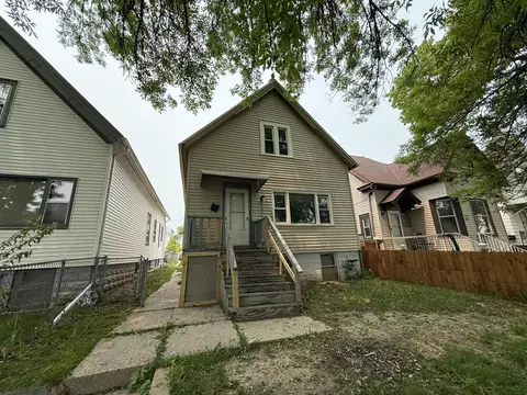 1525 S 21st #1525A, Milwaukee, WI 53204