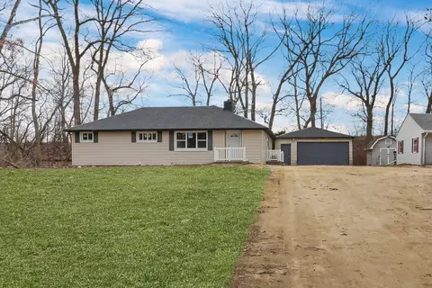 4242 Fox Hls, Janesville, WI 53546