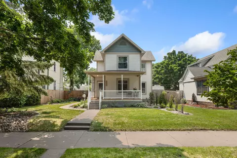 1617 Wood, La Crosse, WI 54603
