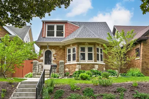 1307 E Oklahoma, Milwaukee, WI 53207