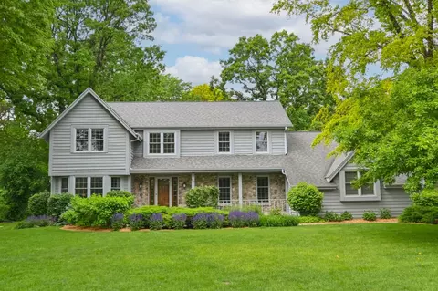 1005 Gray Fox, Brookfield, WI 53045