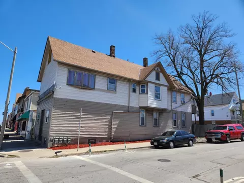 1535 W Lincoln, Milwaukee, WI 53215