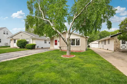 2109 N 113th, Wauwatosa, WI 53226