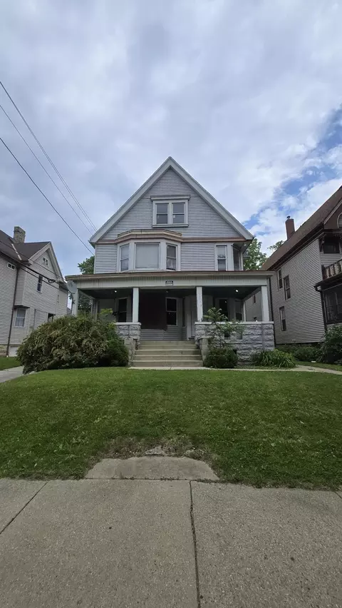 434 N 32nd, Milwaukee, WI 53208