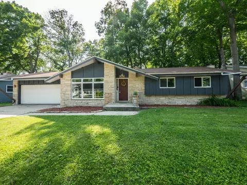 614 Decker, West Bend, WI 53090