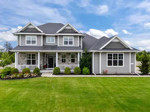 7845 W Mourning Dove, Mequon, WI 53097