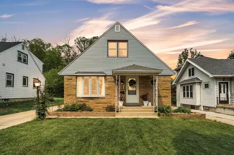 3449 S 44th, Greenfield, WI 53219