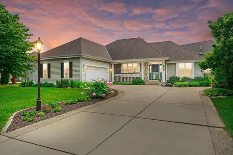 3259 Emmertsen, Racine, WI 53406