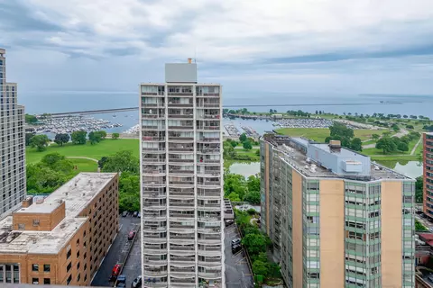 1633 N Prospect #18F, Milwaukee, WI 53202