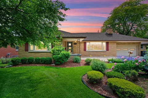 9911 W Argonne, Wauwatosa, WI 53222