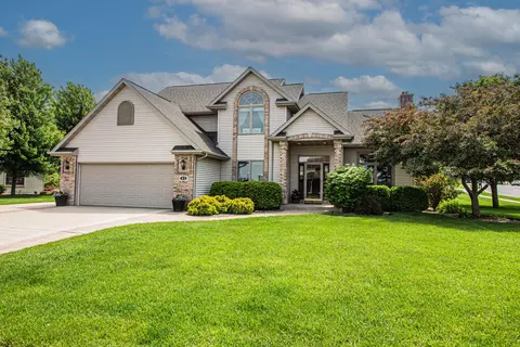41 Hickory, Cedar Grove, WI 53013