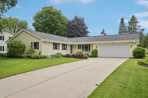 w220n2789 Maplewood, Waukesha, WI 53186