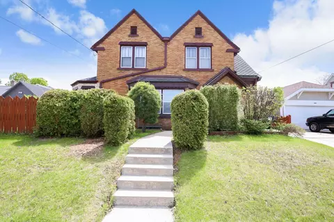 1107 Columbus, Manitowoc, WI 54220