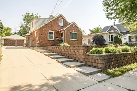 2811 E Denton, Saint Francis, WI 53235