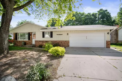 735 Sheridan, West Bend, WI 53095