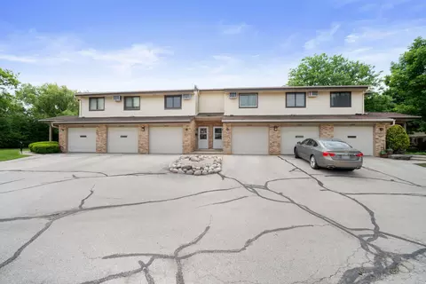 4446 S Greenridge, Greenfield, WI 53220