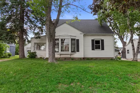 3555 S 48th, Greenfield, WI 53220
