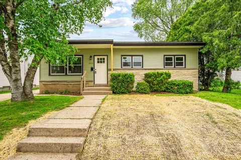 3915 N 83rd, Milwaukee, WI 53222