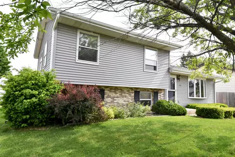 1724 Edgewood, South Milwaukee, WI 53172