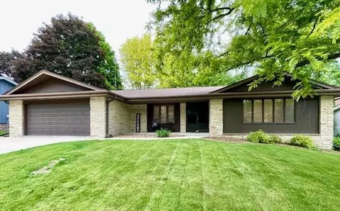 162 Laurel, West Bend, WI 53095