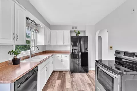 1135 S 87th, West Allis, WI 53214