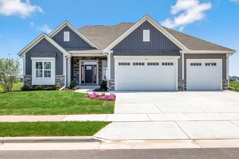 1597 Bluestem, Oconomowoc, WI 53066