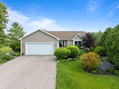 914 Bennett, Walworth, WI 53184