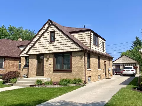 2750 N Carlton, Milwaukee, WI 53210